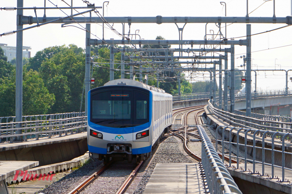 Tuyến metro số 1 (Bến Thành - Suối Tiên) đang được vận hành