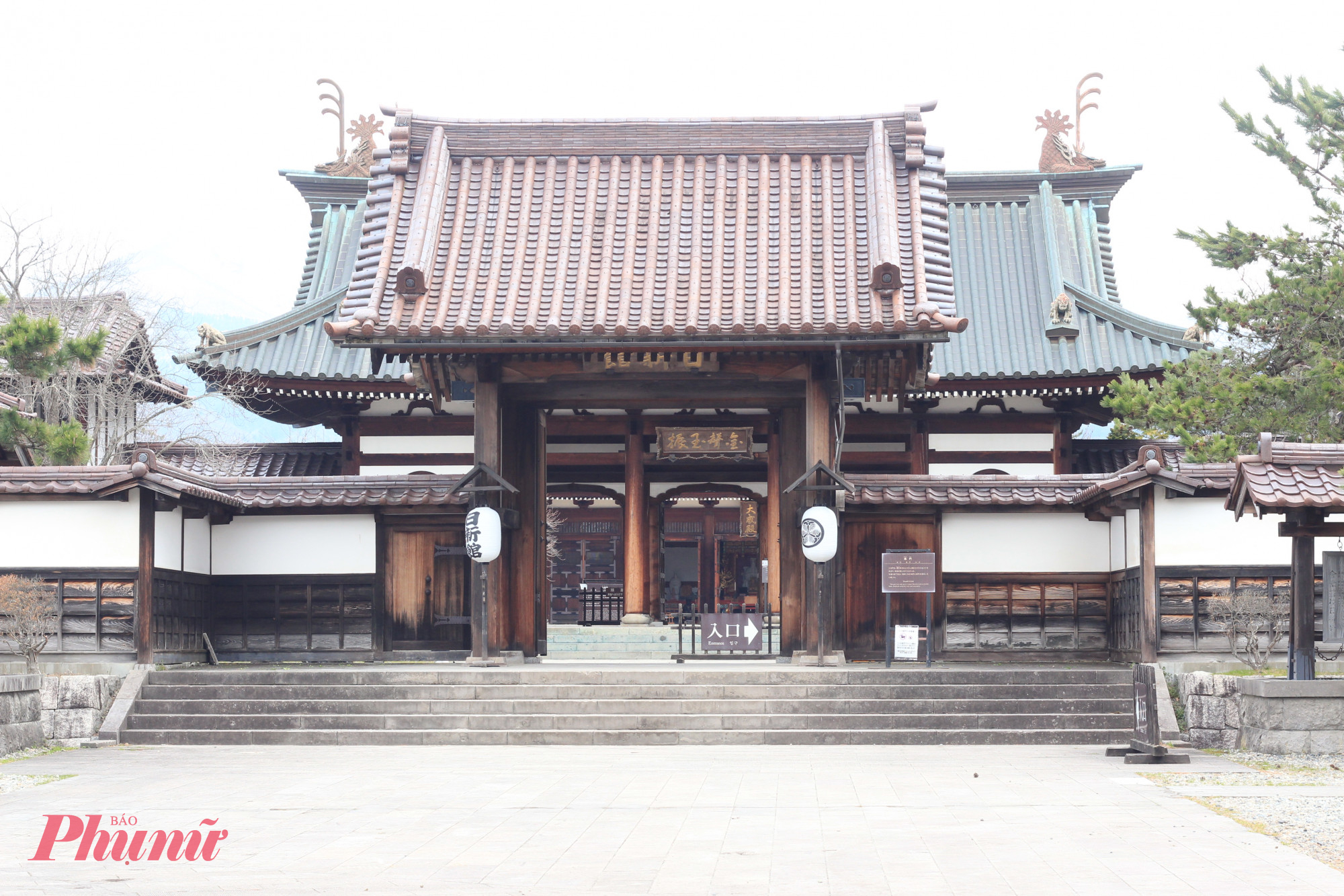 4. Trường dạy võ Nisshinkan – Cái nôi tinh thần samurai: Được xây dựng trường bắt đầu từ năm 1798 và hoàn thành vào năm 1803, dưới sự chỉ đạo của lãnh chúa Matsudaira Katanobu, trường Nisshinkan là nơi đào tạo con em samurai về võ nghệ mà còn cả đạo đức và văn hóa từ nhỏ. Sau thời gian dài, hiện khuôn viên trường đã được phục dựng hoàn chỉnh với sân luyện kiếm, phòng học thư pháp, khu hồ luyện bơi… - Ảnh: An Huỳnh