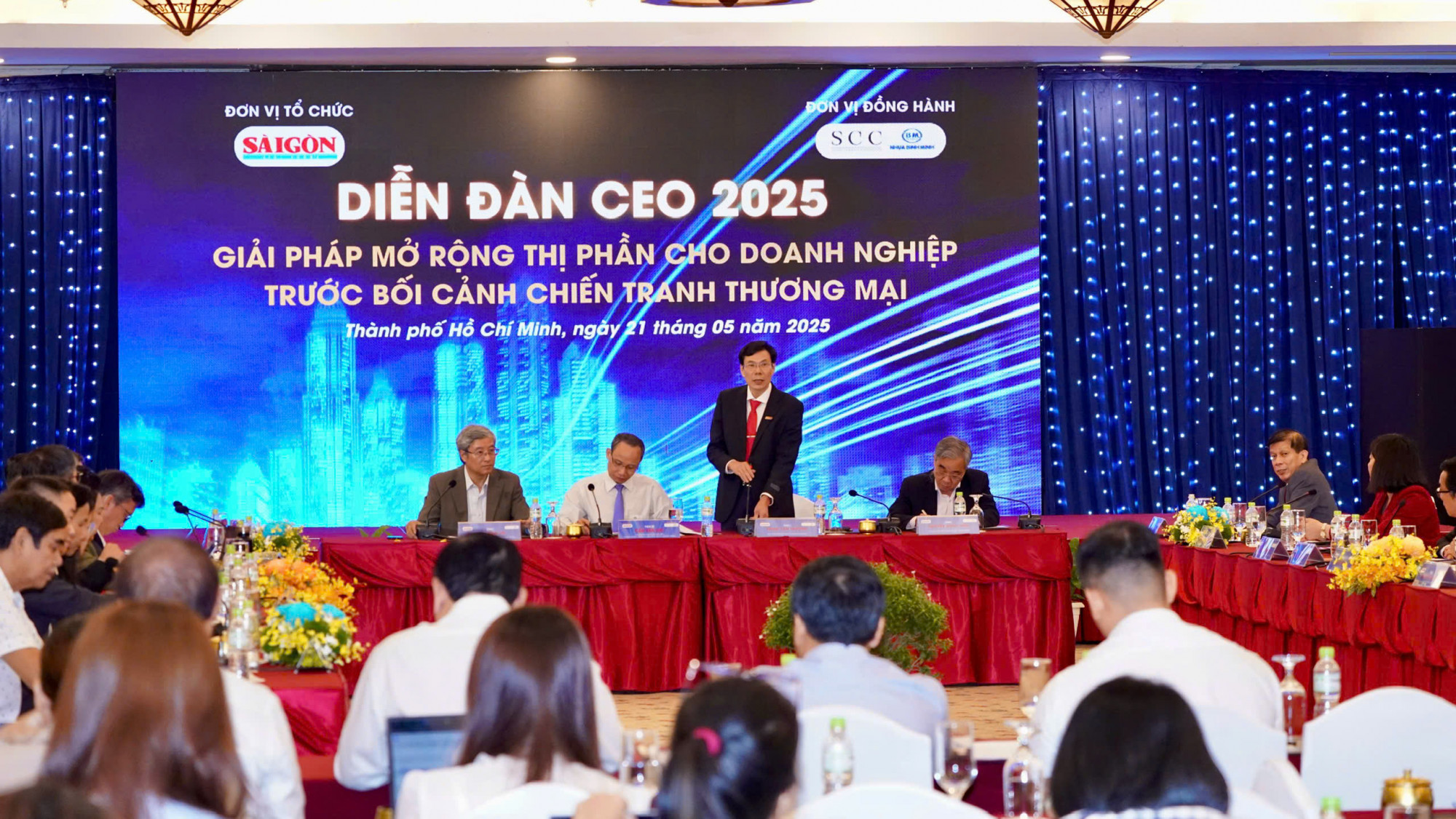 Các doanh nghiệp tham dự và chia sẻ những giải pháp mở rộng thị phần trong bối cảnh gặp khó khi xuất khẩu