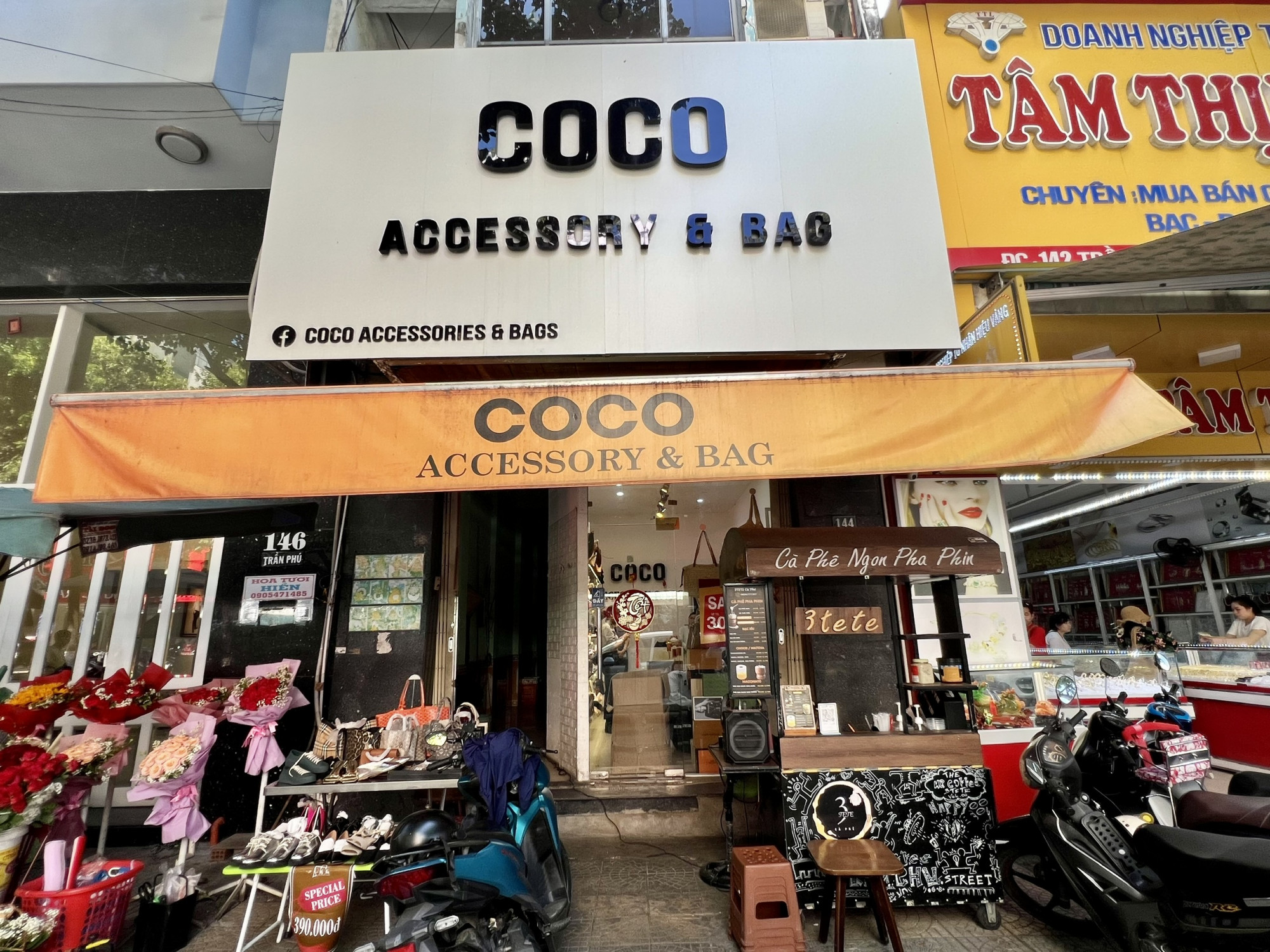 Đoàn kiểm tra và giám sát tại CoCo Accessory & Bag (144 Trần Phú)