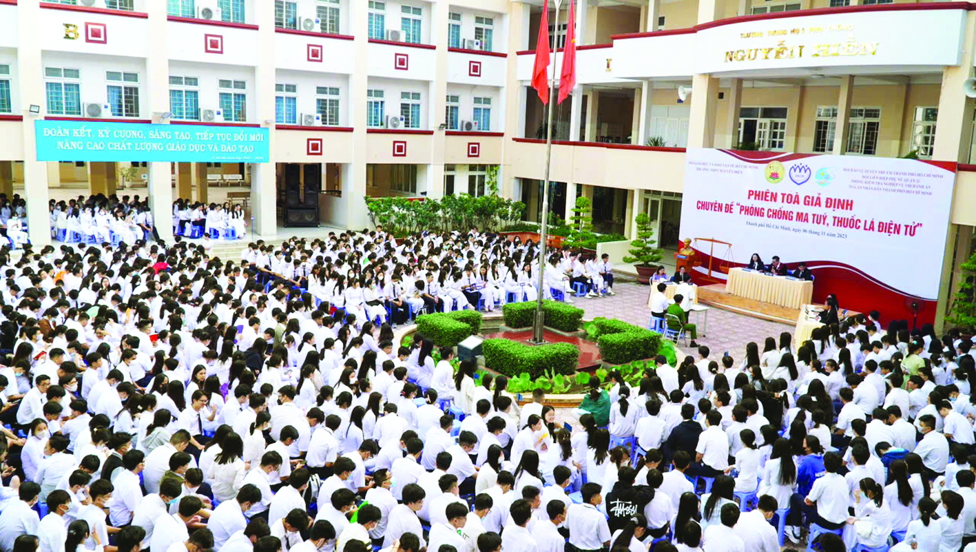 Nếu một ngày ta biết dừng lại Một phiên tòa giả định được tổ chức tại trường học ở TPHCM - Ảnh do tác giả cung cấp
