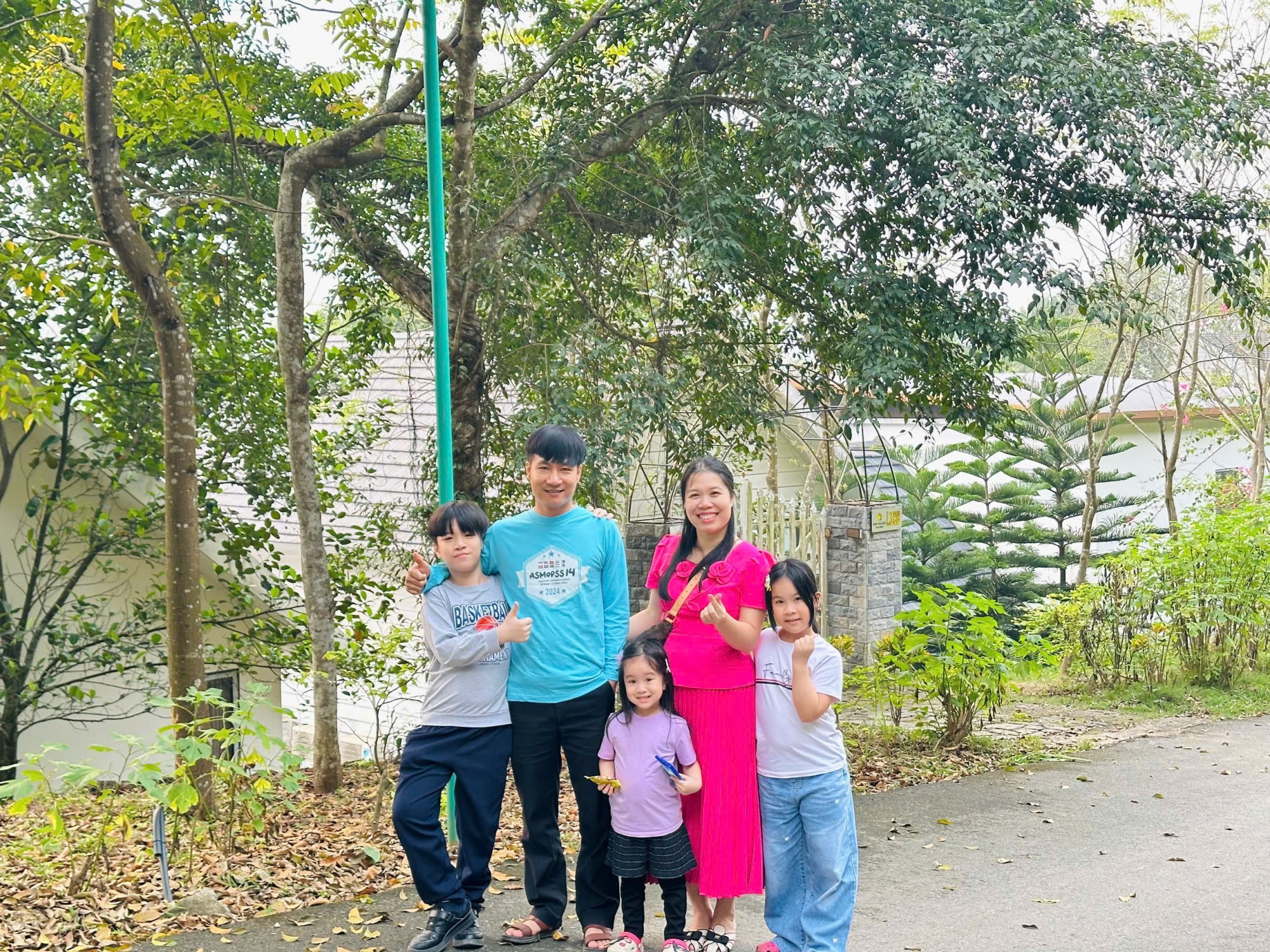 Gia đình anh Thắng, chị Nga hiện tại - Ảnh do nhân vật cung cấp