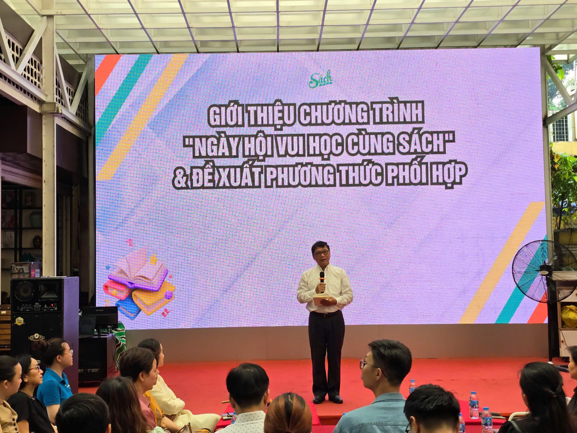 Ông Lê Hoàng - Giám đốc công ty TNHH Đường sách TPHCM luôn tâm huyết với văn hóa đọc.