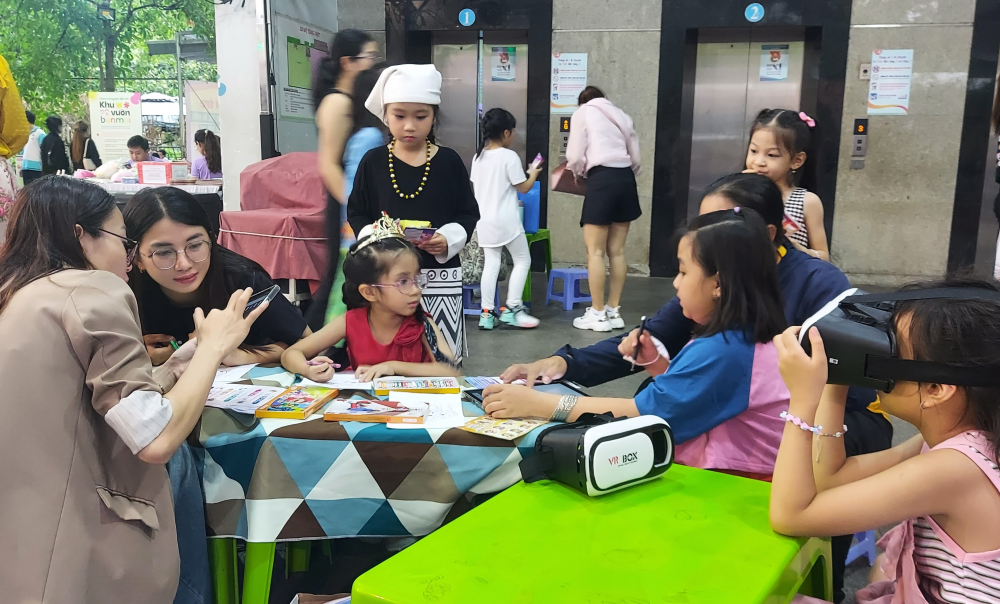 Nhiều không gian học mà chơi cho các bé và cả phụ huynh trải nghiệm tại Kids Fest.