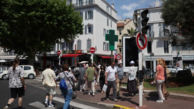 Giao thông hỗn  loạn vì cúp điện ở Cannes và các khu vực miền Nam nước Pháp ngày 24/5