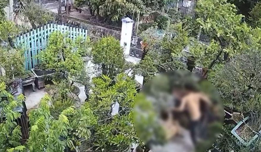 Clip ghi lại cảnh một người đàn ông đánh vợ dã man. Ảnh cắt từ clip