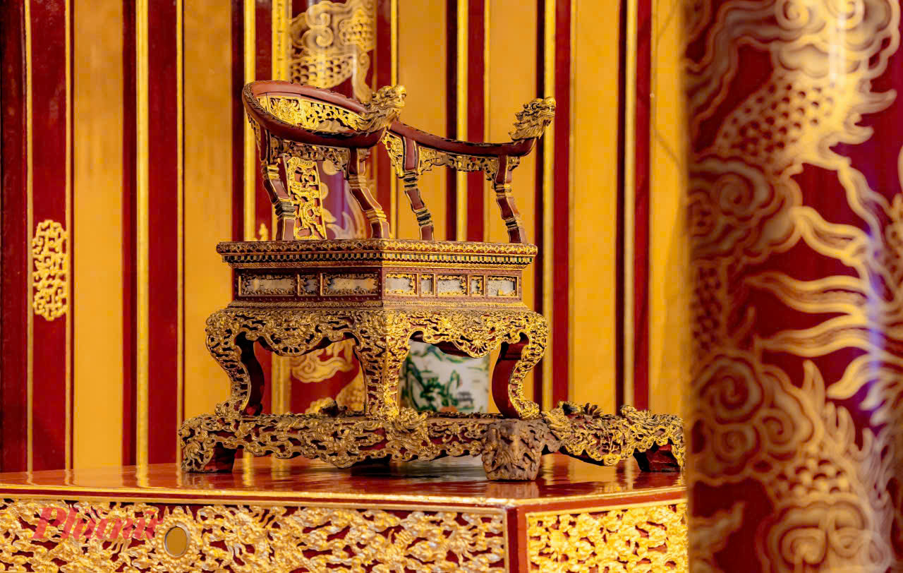 Một góc ngai vua triều Nguyễn tại điện Thái Hòa