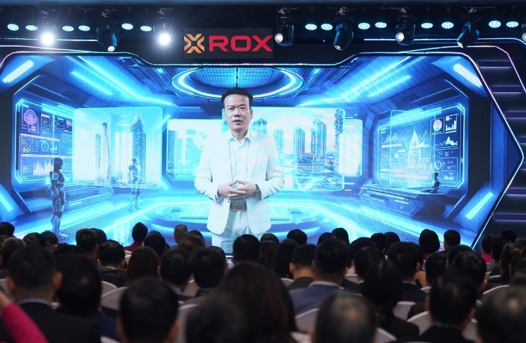 Trích xuất dữ liệu tự động và ứng dụng MC ảo trong Hội nghị kinh doanh ROX Up 2025