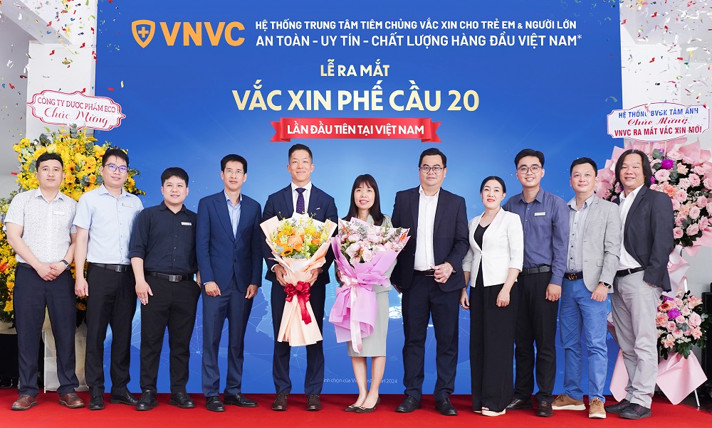 Hệ thống tiêm chủng VNVC công bố ra mắt và triển khai tiêm vắc xin phế cầu 20 tại hơn 220 trung tâm trên toàn quốc sáng 26/5 - Ảnh: Mộc Thảo