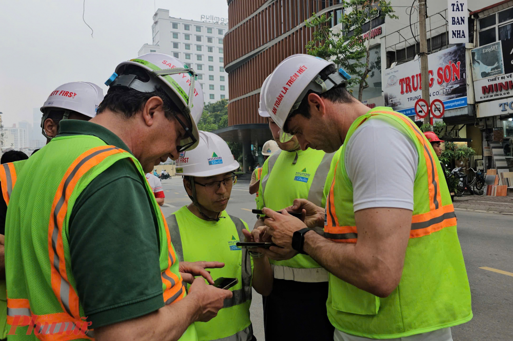 Lãnh đạo MRB trực tiếp chỉ đạo công tác khắc phục, đồng thời lắng nghe ý kiến và phản ánh từ người dân.