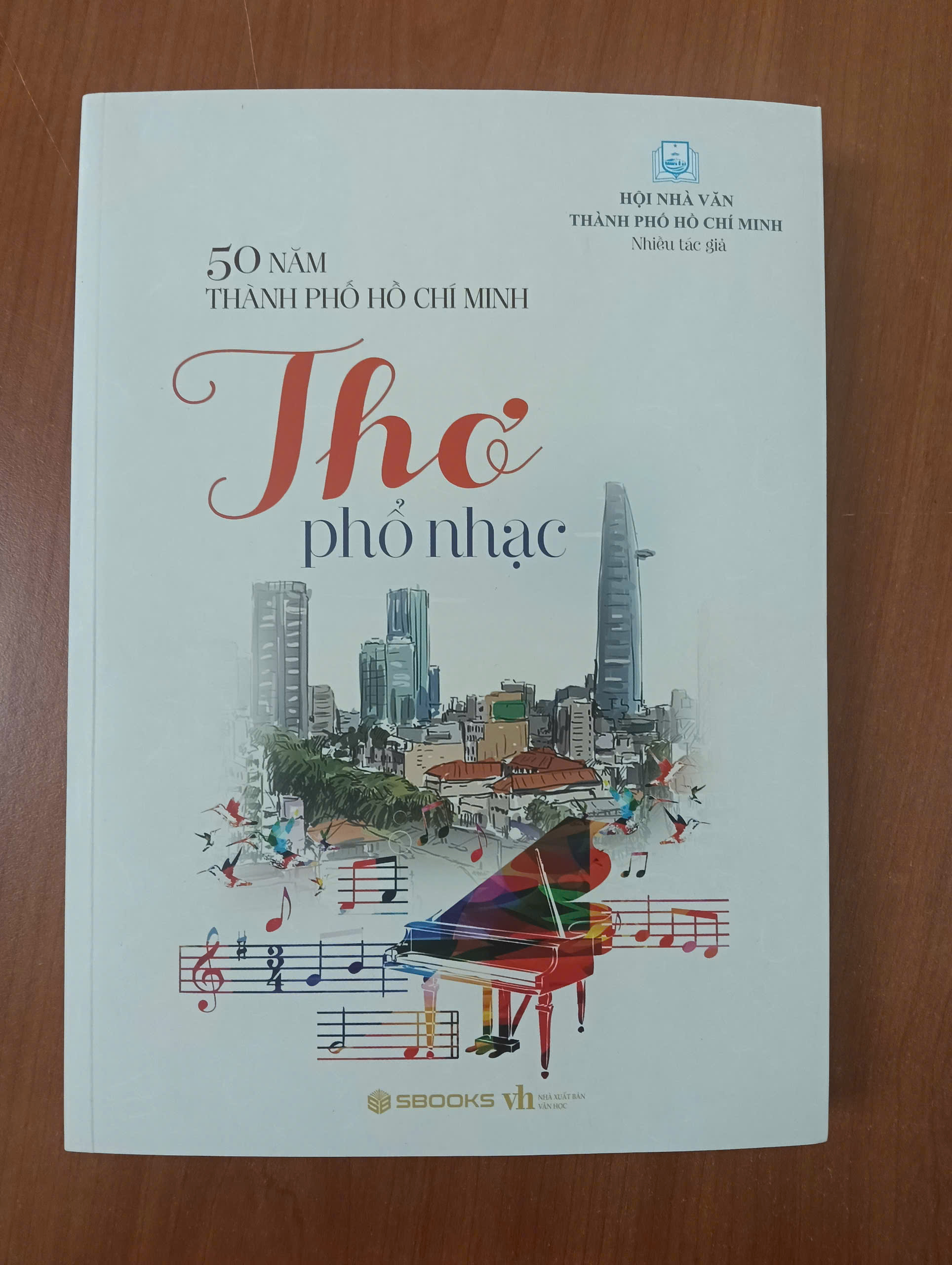 Tuyển tập thơ phổ nhạc với sự góp mặt của nhiều tên tuổi: Nguyễn Nhật Ánh, Bảo Định Giang, Hoài Vũ, Đoàn Vị Thượng...