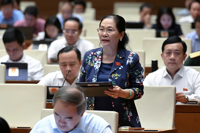 Đại biểu Quốc hội Nguyễn Thị Lệ - Chủ tịch Hội đồng nhân dân TPHCM phát biểu thảo luận chiều 27/5 - ảnh: Media Quốc hội
