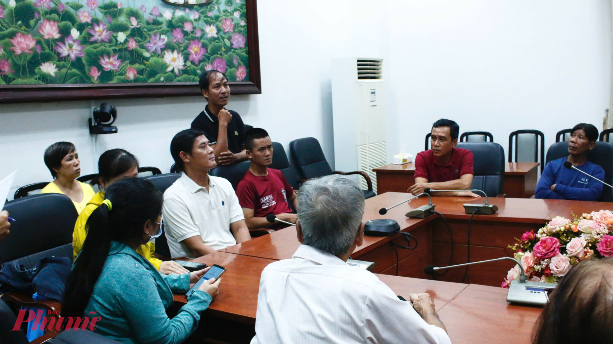 Sau buổi trao quà, Lãnh đạo Hội LHPN TPHCM  và Công ty Cổ phần Tập Đoàn Long Phương gặp gỡ, lắng nghe, giải đáp những khó khăn, vướng mắc của các phụ huynh