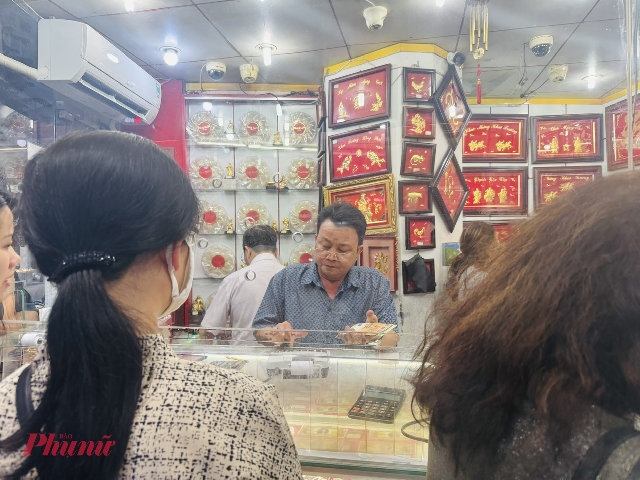 NHNN đề nghị các ngân hàng phải giám sát các đại lý thu đổi ngoại tệ để đảm bảo hoạt động đúng quy định - Ảnh: Thanh Hoa