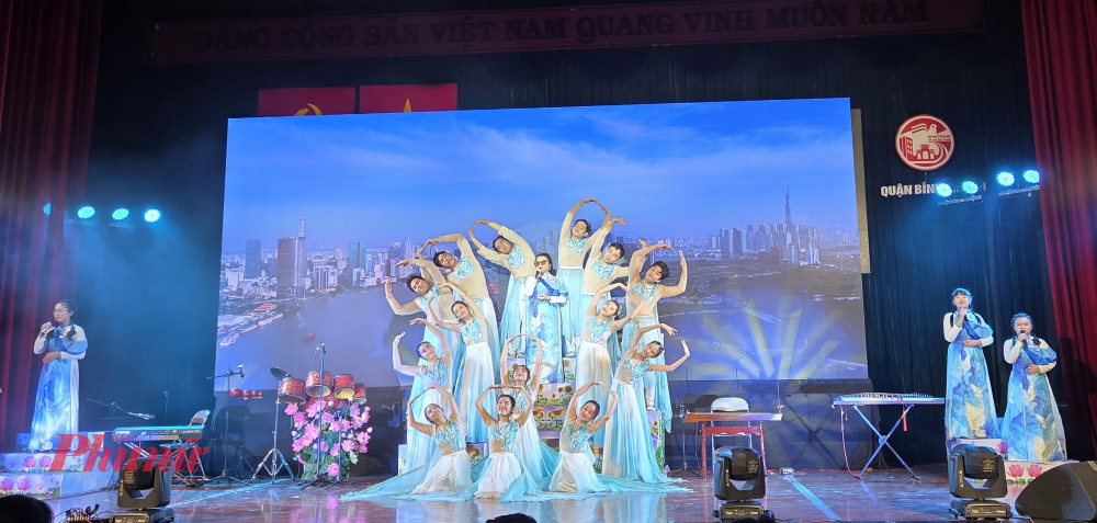 Tiết mục Bài ca hy vọng của đoàn TPHCM.