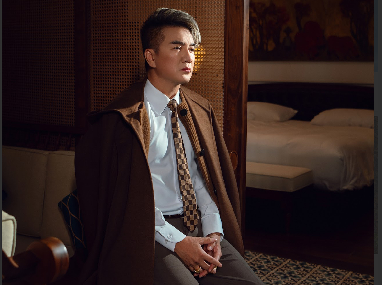 Hình ảnh ca sĩ Đàm Vĩnh Hưng quảng bá cho album, các ca khúc mới