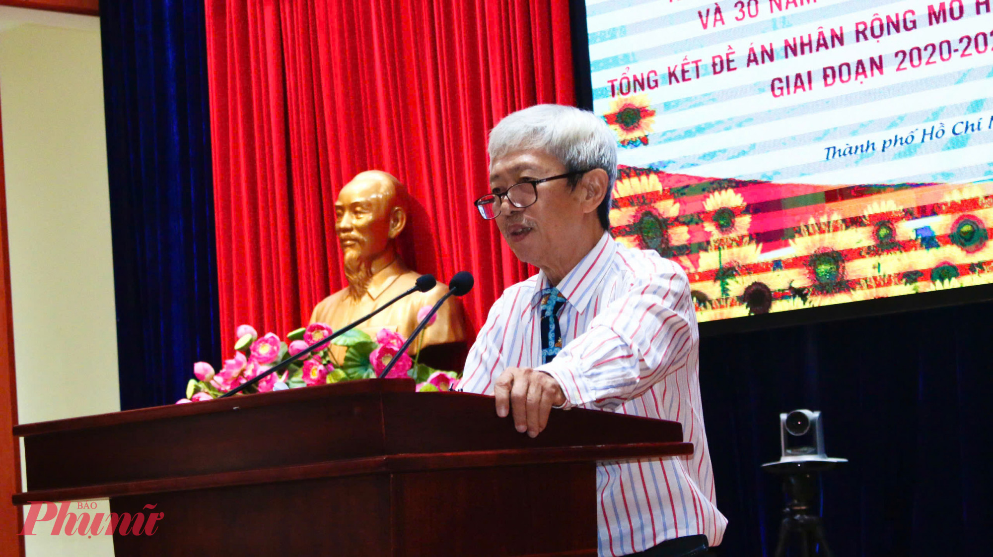   Ông Lê Chu Giang – Phó trưởng Ban đại diện Hội Người cao tuổi  TPHCM báo cáo tổng kết Đề án