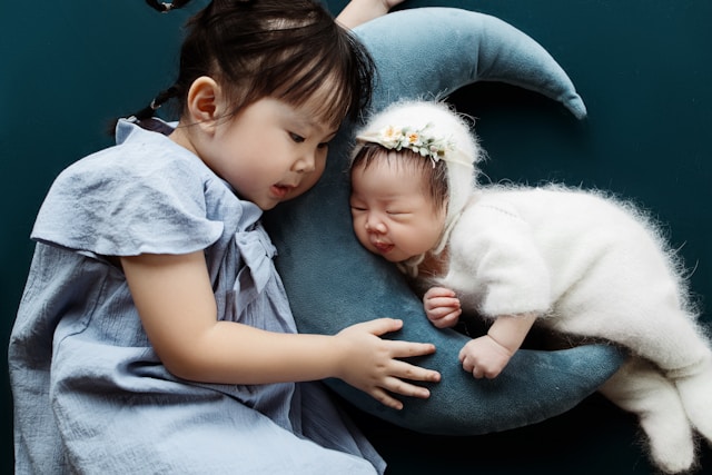 Luật đặt tên mới sẽ hạn chế các bậc phụ huynh đặt tên kỳ quặc cho con cái của họ. Ảnh: Getty.