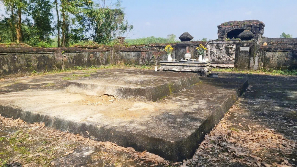 ផ្នូររបស់ព្រះអម្ចាស់ Nguyen Phuc Khoat បង្ហាញសញ្ញាថាត្រូវបានជីកនៅខែមករា ឆ្នាំ ២០២៥ - រូបថត៖ THUAN HOA