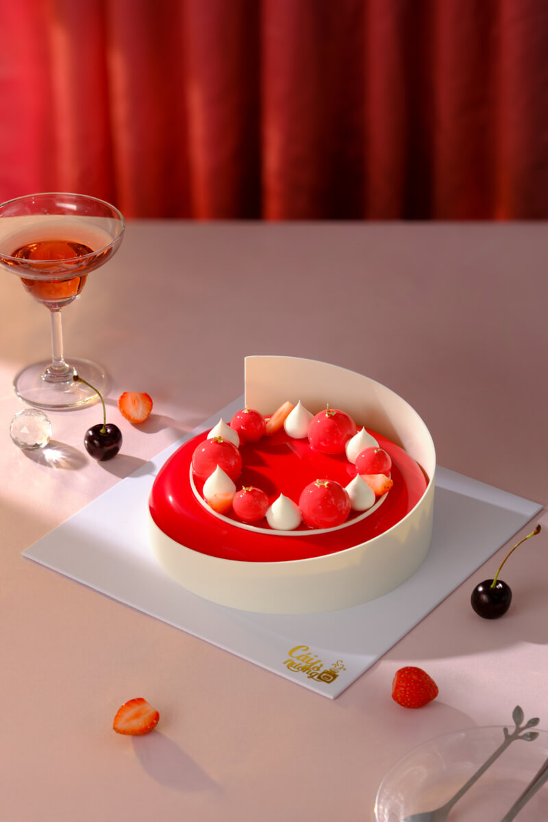 Summer Wine - Entremet Anh Đào như một lời thì thầm dịu nhẹ, mang theo vị trái cây tươi mát và cảm xúc ngọt lành