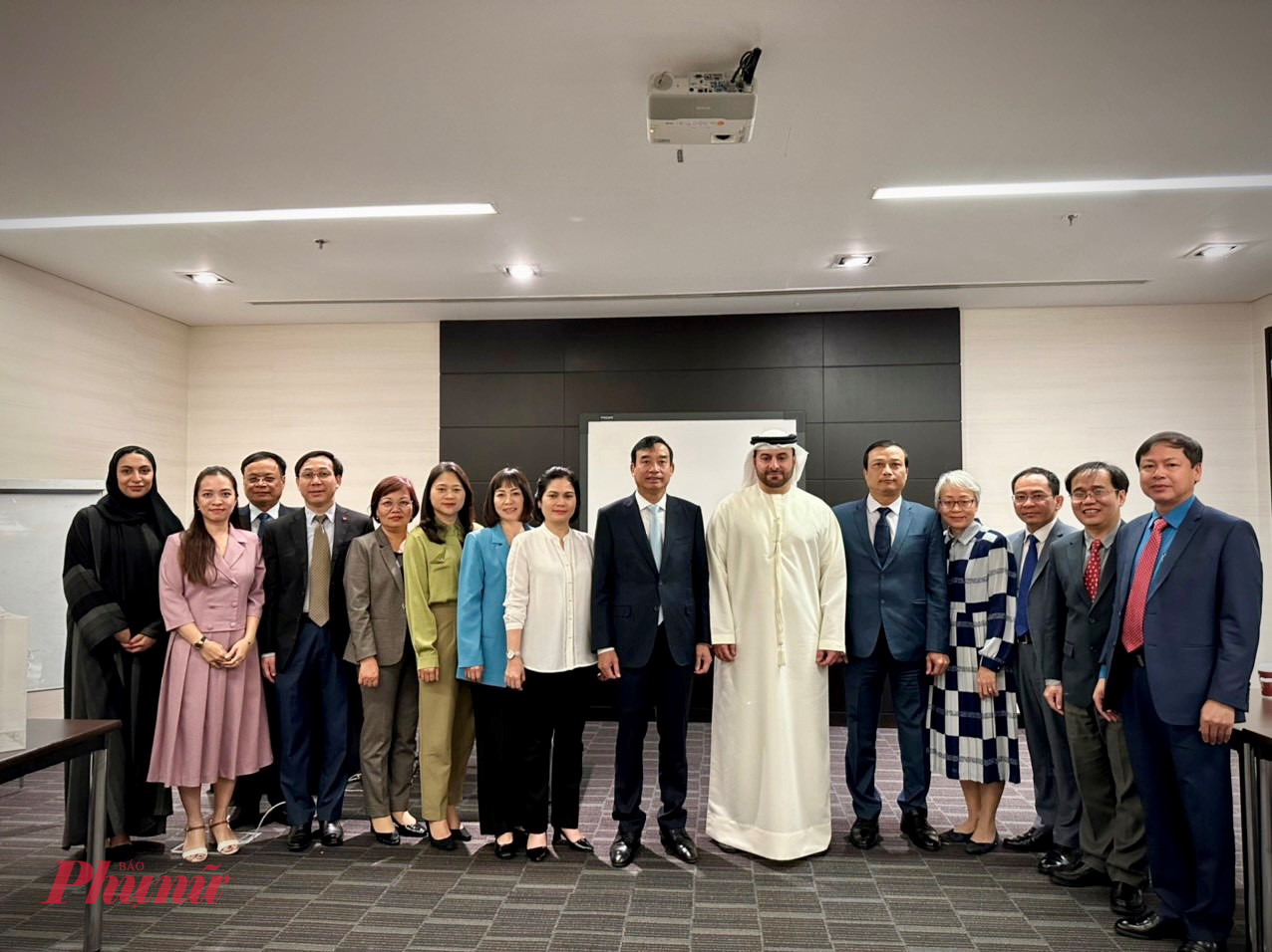 Chủ tịch TP Đà Nẵng Lê Trung Chinh cùng đoàn công tác làm việc với hãng Emirates
