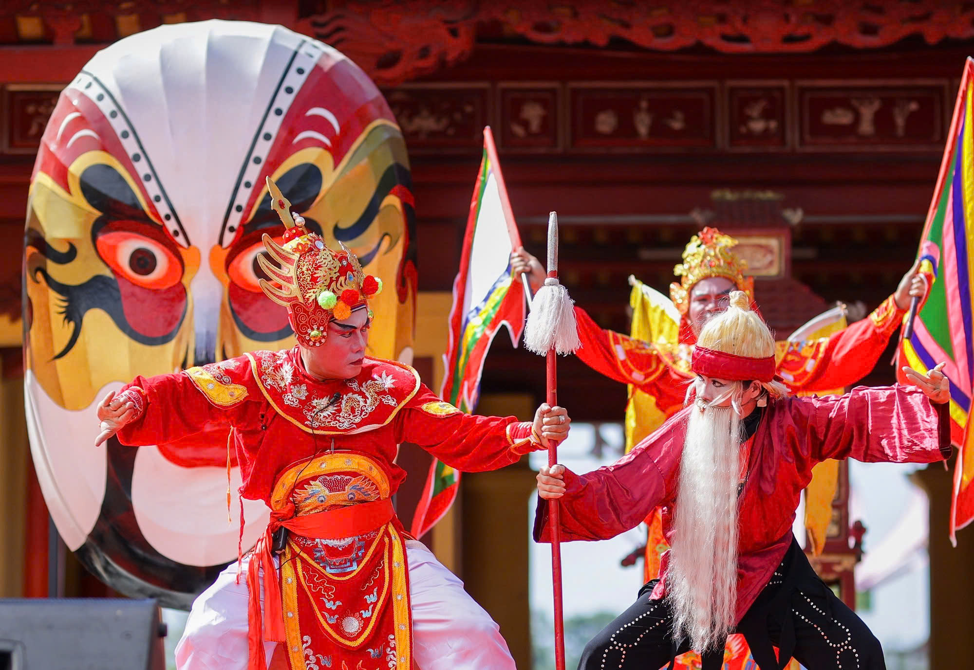 Biểu  diễn  tuồng  Huế  trong  khuôn  khổ  Festival  Huế. Ảnhh: Thuận  Hoá