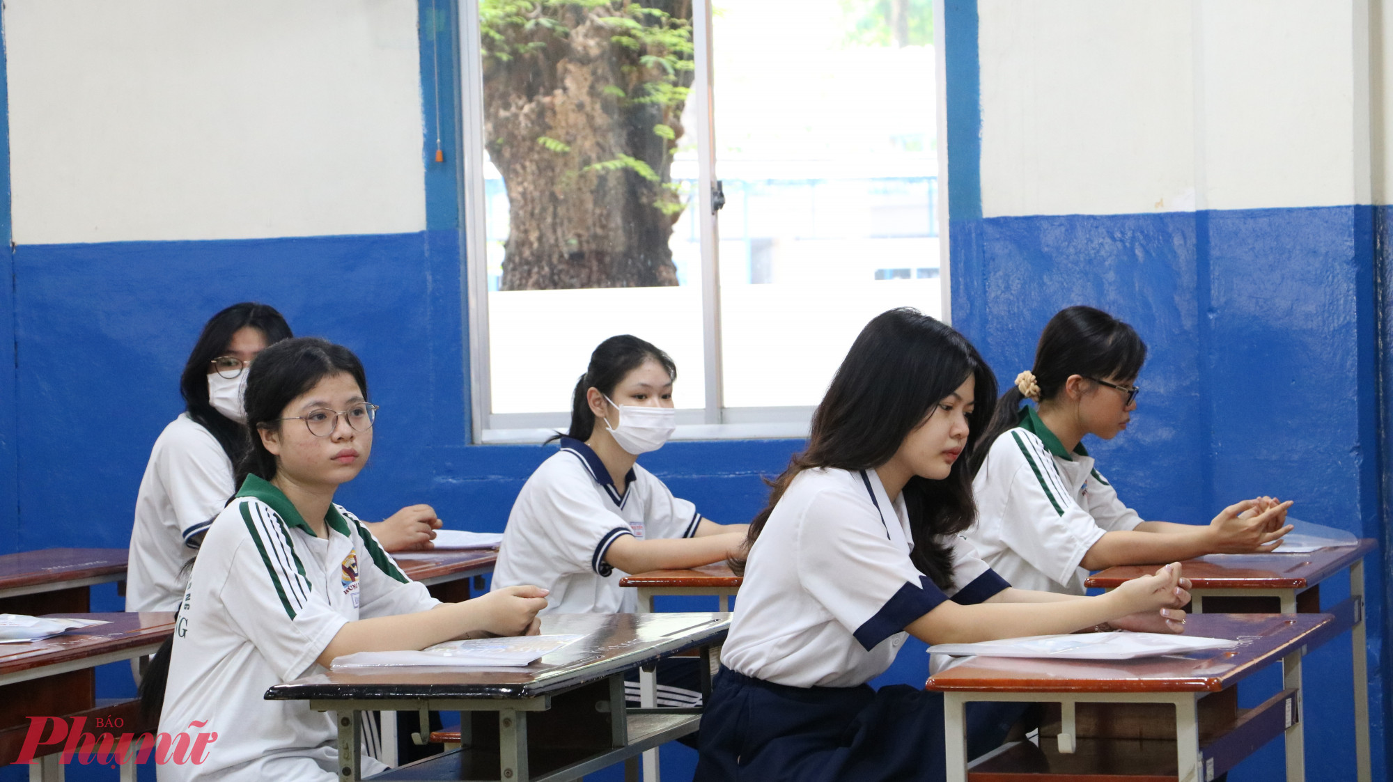 Thí sinh tham dự kỳ thi tuyển sinh lớp Mười năm 2024 tại TPHCM - Ảnh: trang Thư