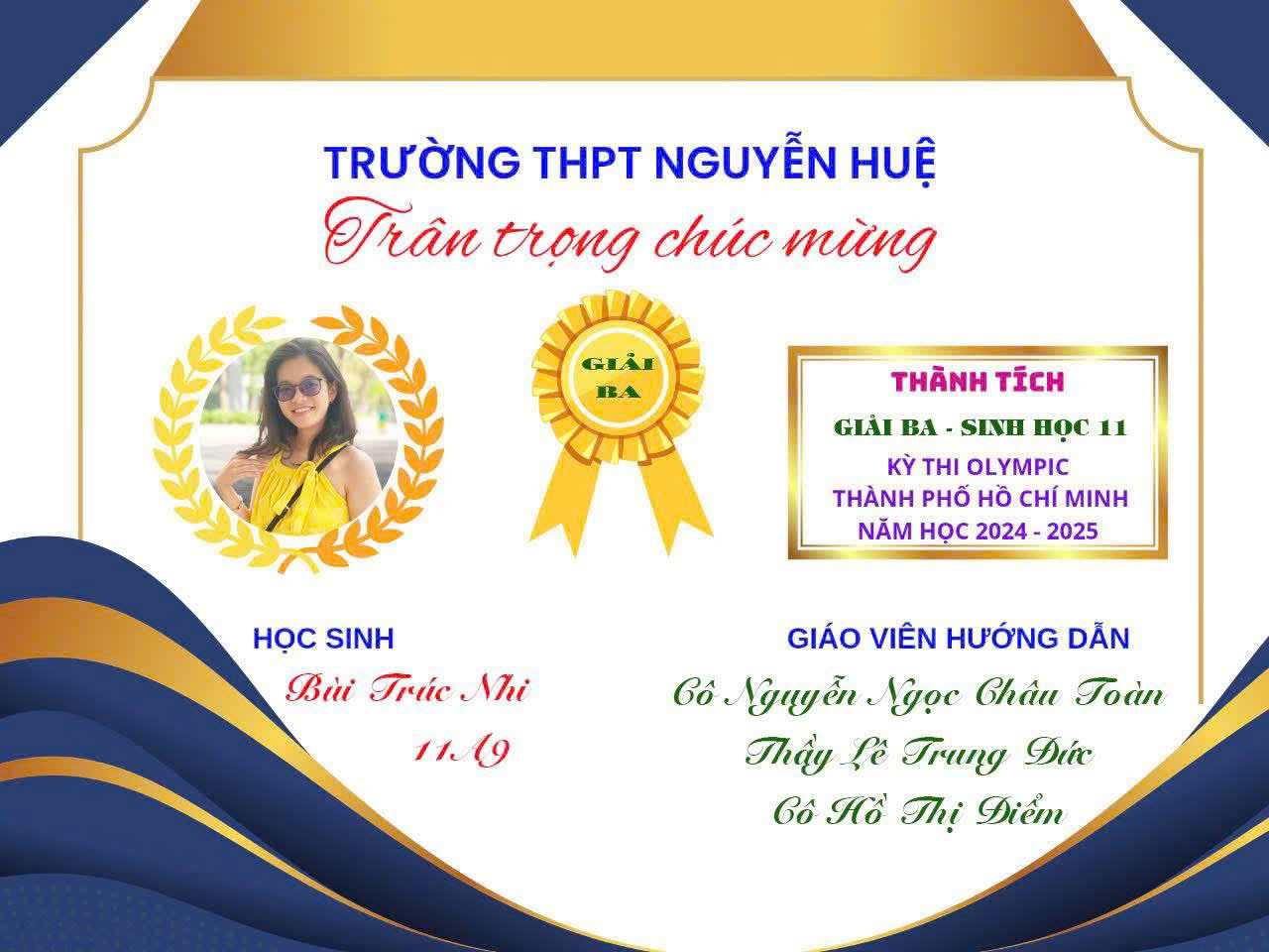 Trúc Nhi vinh hạnh được nhà trường chúc mừng và tuyên dương - Ảnh: nhân vật cung cấp