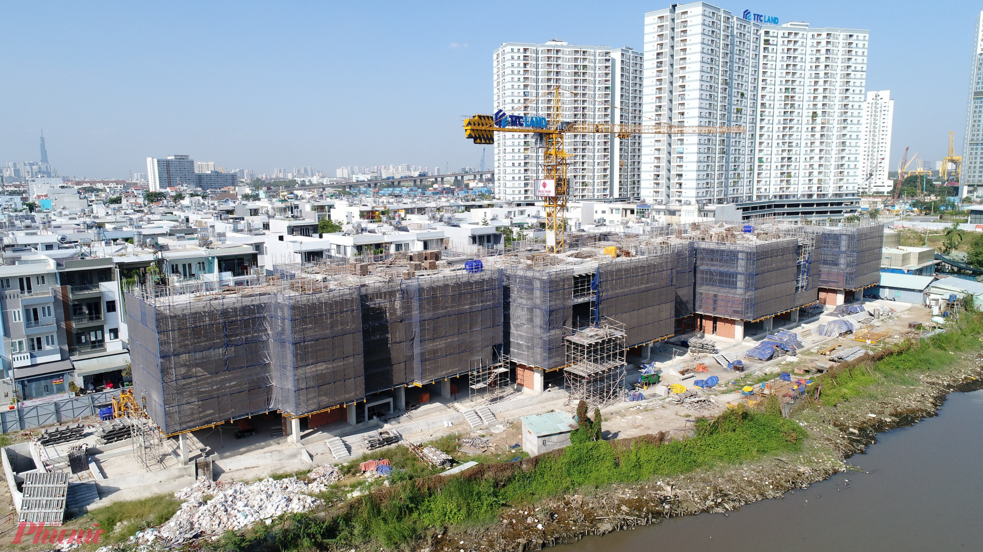 Những căn hộ được cho là vừa túi tiền với số đông người có nhu cầu mua lại nằm khá xa trung tâm 