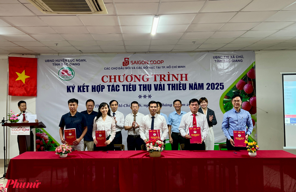 Chương trình ký kết hợp tác tiêu thụ vải thiều Bắc Giang năm 2025 với các đầu mối phân phối, tiêu thụ phía Nam. Ảnh: Quốc Thái
