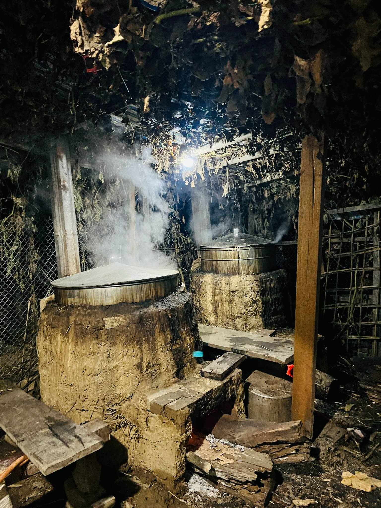 Bếp nấu bánh tro