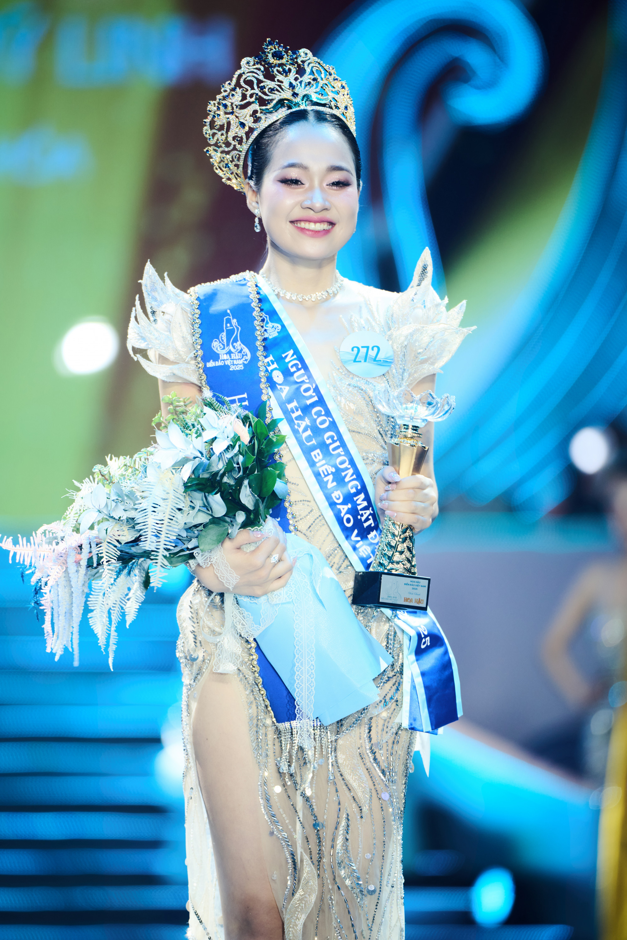 Nguyễn Thị Mỹ Linh sinh năm 2005, gây ấn tượng bởi vẻ đẹp sắc sảo. Từ đầu cuộc thi, cô gái đến từ Thanh Hóa được đánh giá cao khi hội tụ nhiều yếu tố về vẻ ngoài lẫn kỹ năng trình diễn, học thức.