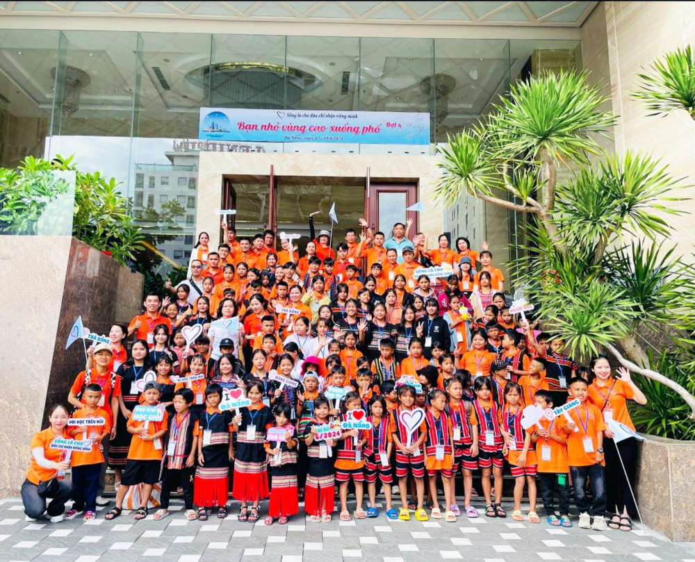 Chàng kỹ sư viết ước mơ cho trẻ em vùng cao 100 trẻ vùng cao xuống phố dịp tháng 6/2024