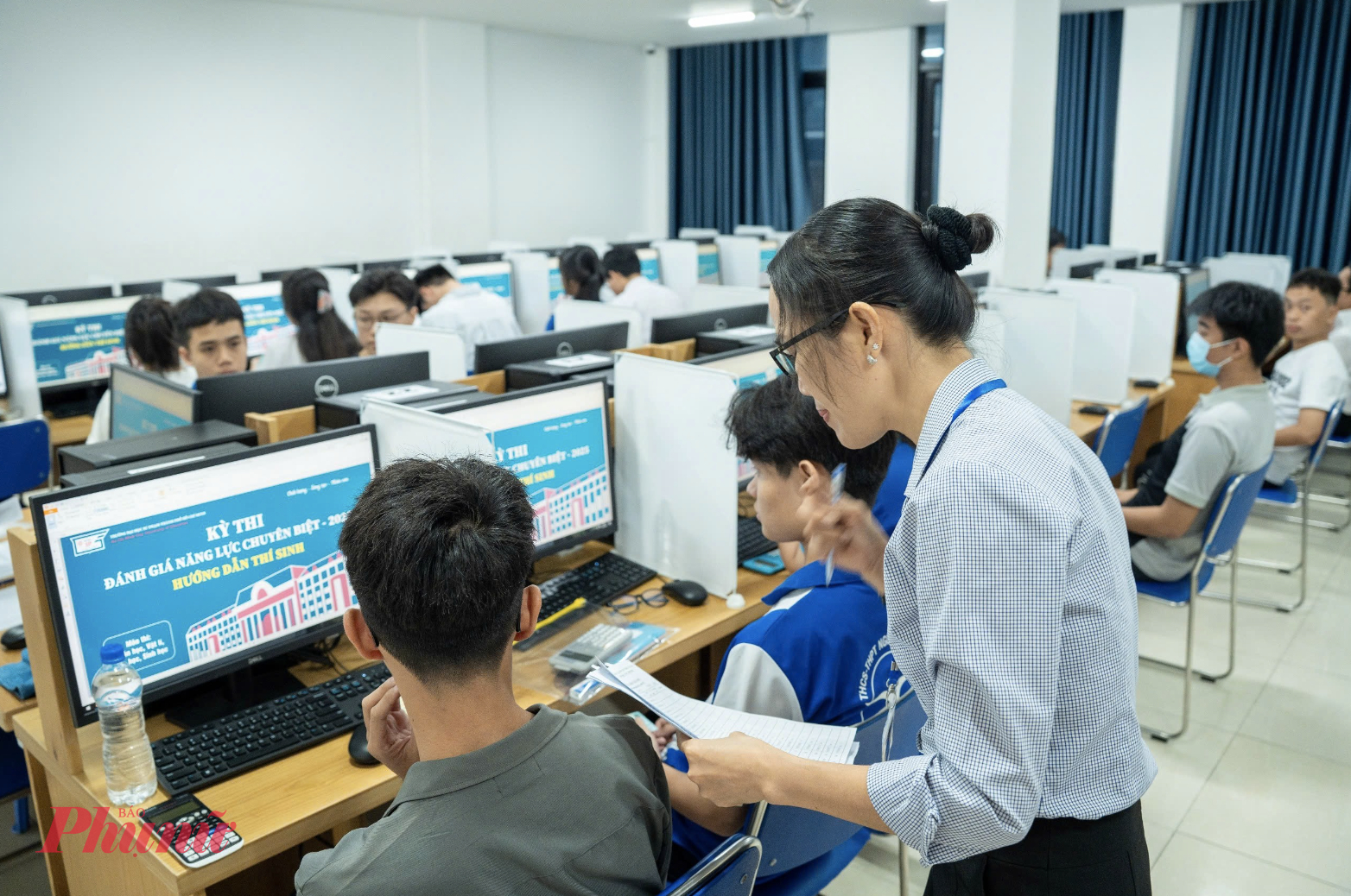 Thí sinh tham gia thi đánh giá năng lực chuyên của Trường đại học Sư phạm TPHCM hồi tháng Tư - Ảnh: Nguyễn Loan