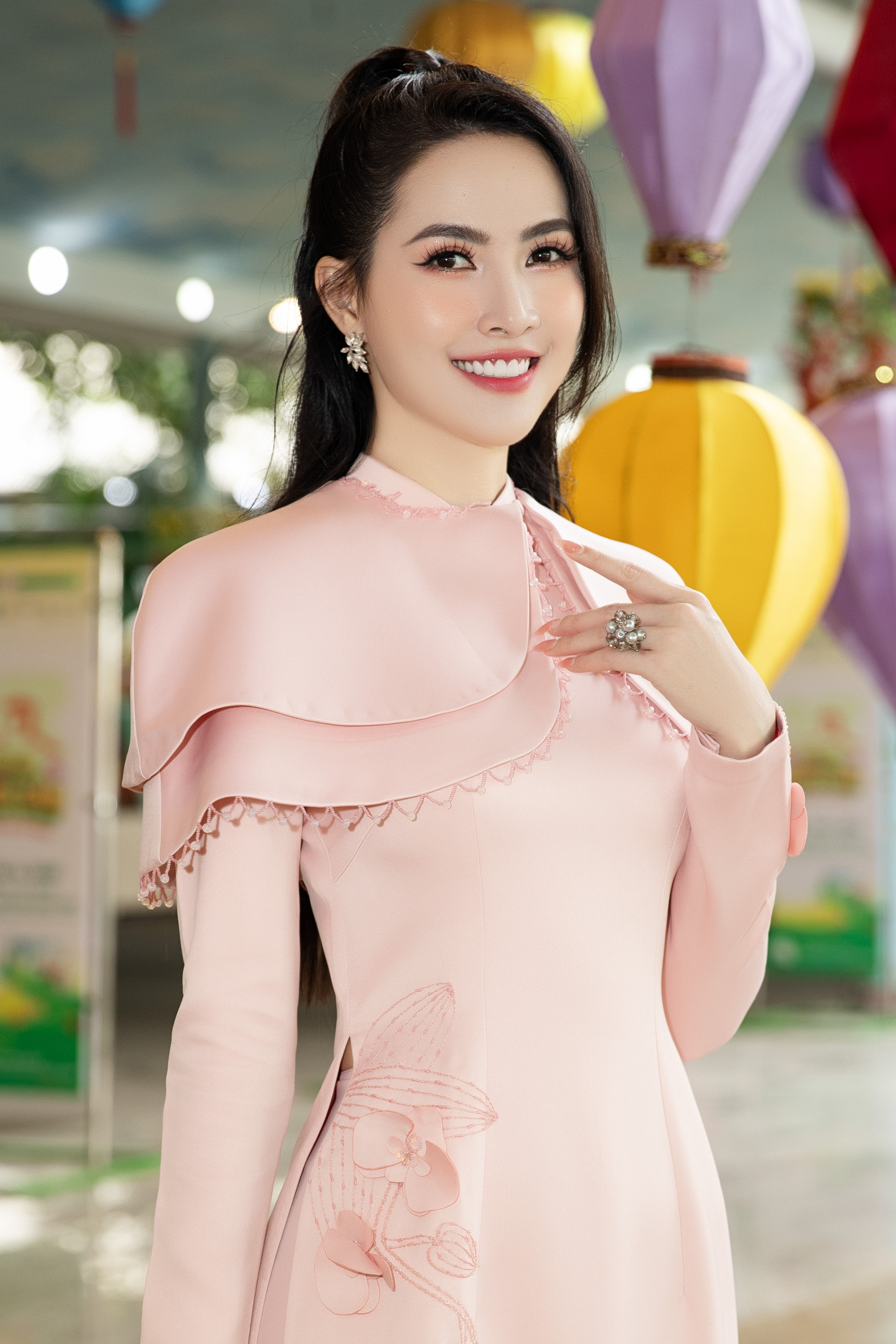 Có thể thấy sau đăng quang Hoa hậu Đại sứ Du lịch Thế giới, Phan Thị Mơ vẫn duy trì các dự án cộng đồng bên cạnh công việc nghệ thuật. Nàng hậu cho biết việc giành chiến thắng ở cuộc thi lớn giúp cô có nhiều cơ hội để lan tỏa những thông điệp ý nghĩa đến với cộng đồng. 