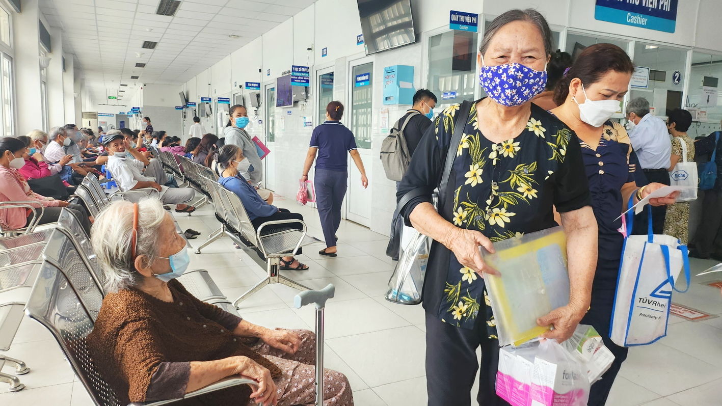 Chủ động bảo vệ người có nguy cơ cao trước COVID-19 Người cao tuổi, người thuộc nhóm nguy cơ cần chủ động thực hiện các biện pháp phòng ngừa COVID-19