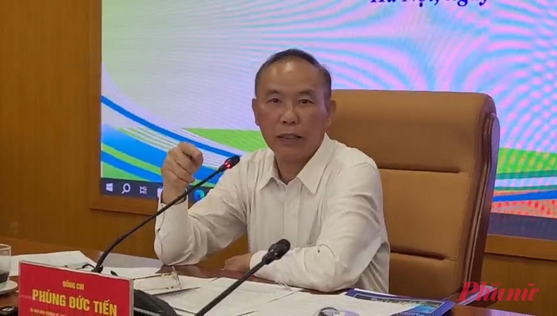 Thứ trưởng Bộ NN-MT Phùng Đức Tiến