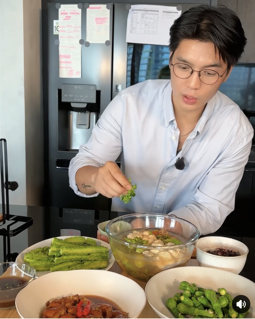 Bữa cơm nhiều rau mà Huy Trần nấu cho Ngô Thanh Vân