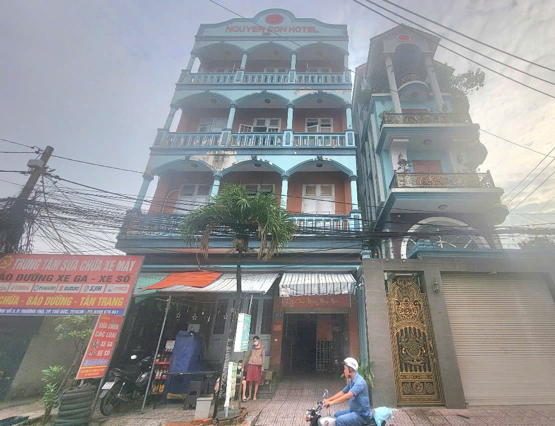 Cơ sở kinh doanh nhà trọ của hộ kinh doanh Nguyễn Sơn không đảm bảo phòng cháy chưa cháy. Ảnh: QP