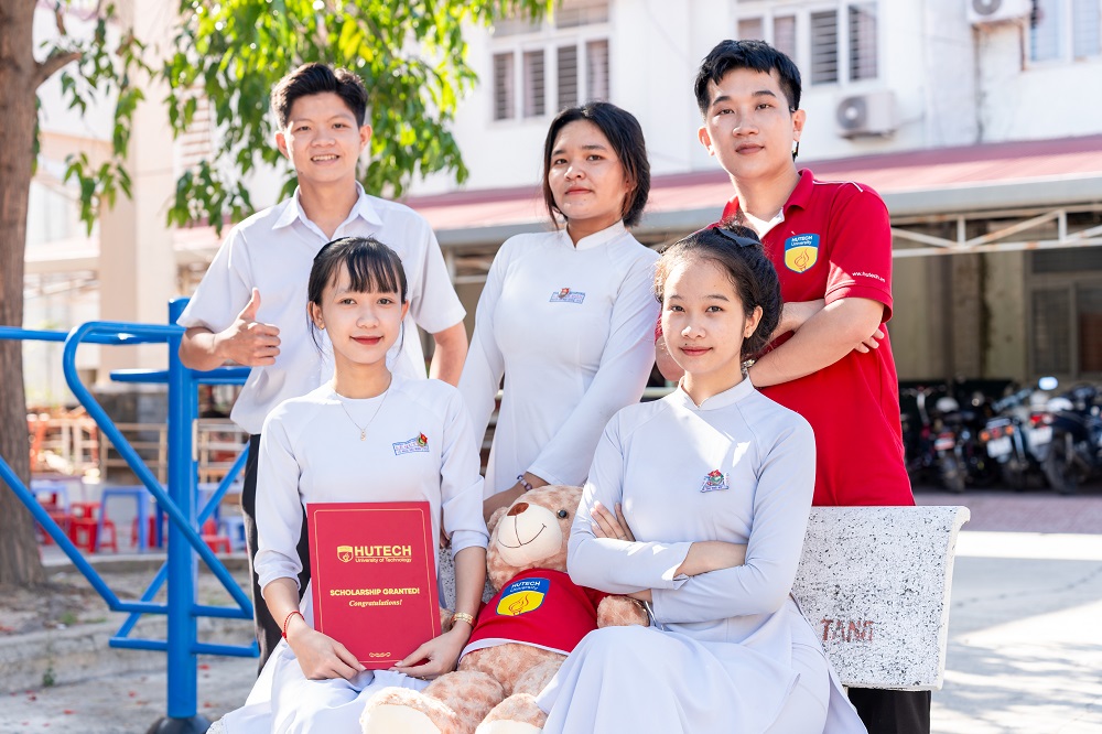 Học bổng hấp dẫn, học phí cố định, giúp thí sinh an tâm học tập và rèn luyện - Ảnh: HUTECH