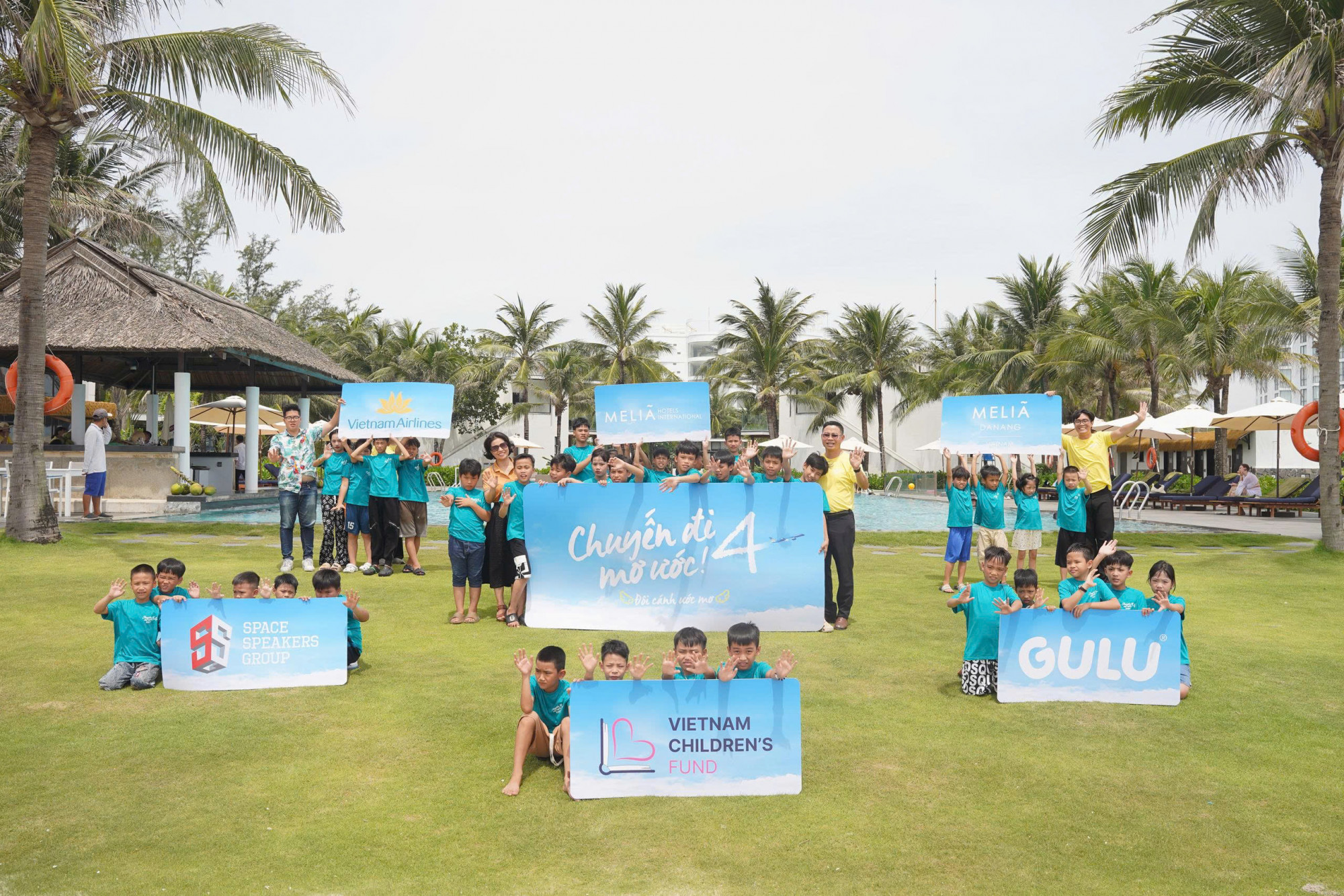 “Chuyến đi mơ ước 2025 - đã hoàn thành sứ mệnh là hành trình lan tỏa yêu thương và gieo mầm hy vọng cho thế hệ tương lai - Ảnh: Vietnam Airlines