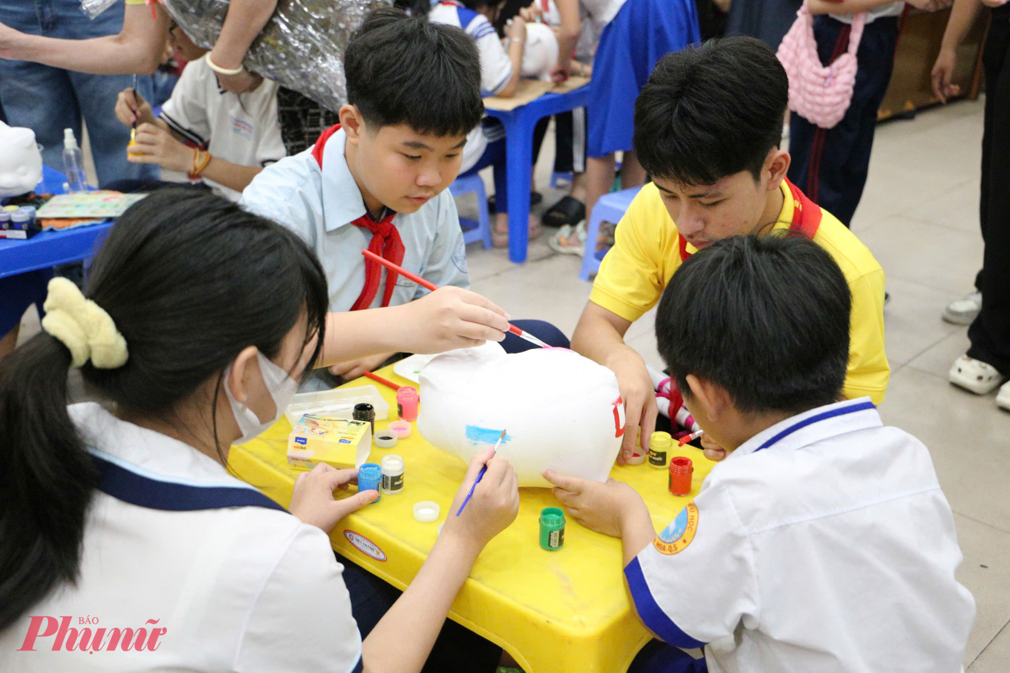 Mùa hè là thời điểm các đối tượng lừa đảo gia tăng hoạt động, nhắm vào phụ huynh có con nhỏ thông qua các chương trình trải nghiệm ngoại khóa giả mạo - Ảnh: Thanh Tâm