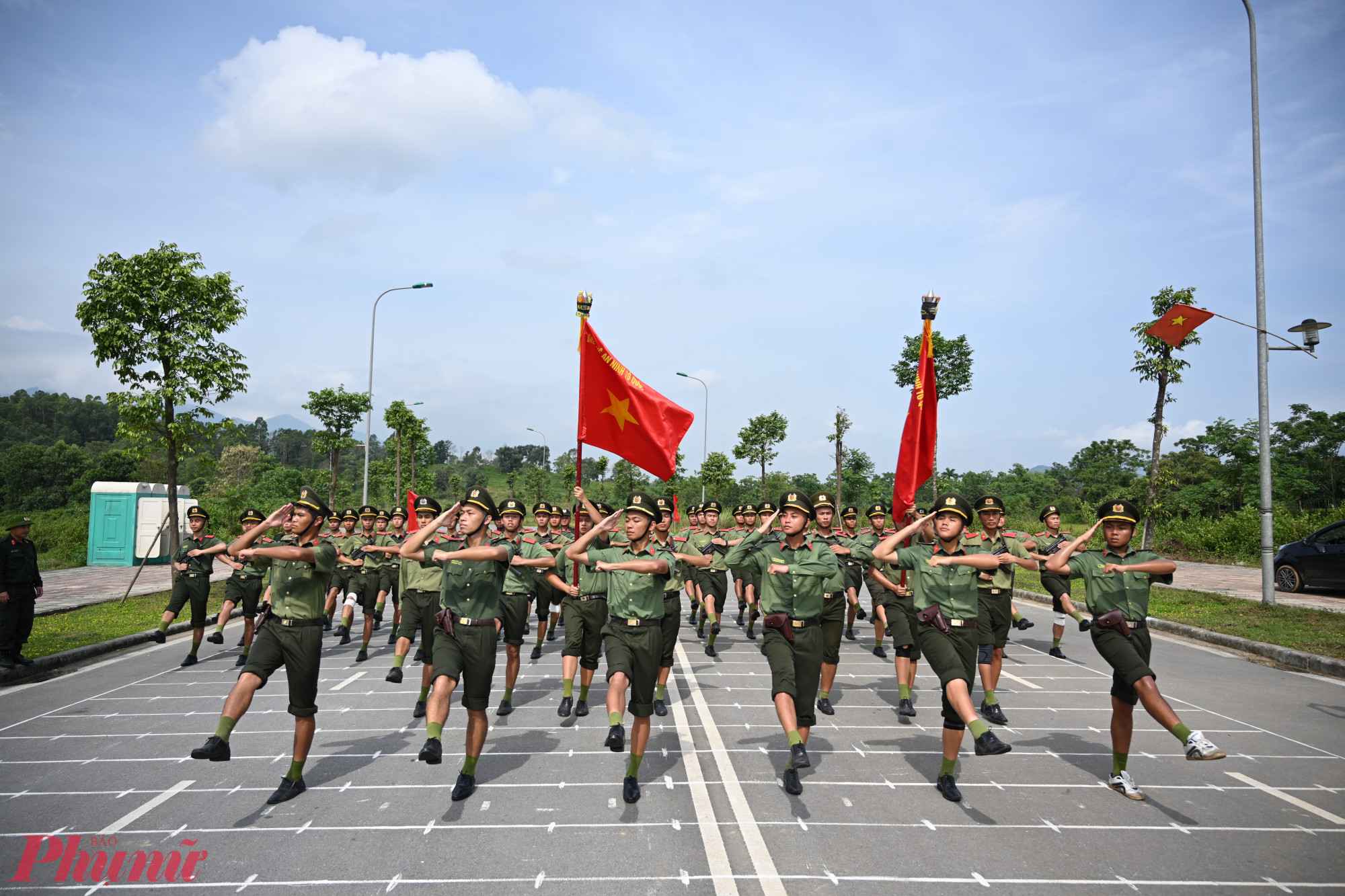 Theo kế hoạch, lễ diễu binh, diễu hành Kỷ niệm 80 năm Cách mạng Tháng Tám và Quốc khánh 2/9 sẽ có quy mô lớn, huy động hàng nghìn cán bộ, chiến sĩ từ nhiều lực lượng vũ trang. Đây không chỉ là màn trình diễn sức mạnh, mà còn là dịp thể hiện lòng trung thành tuyệt đối với Tổ quốc, với Đảng và nhân dân.