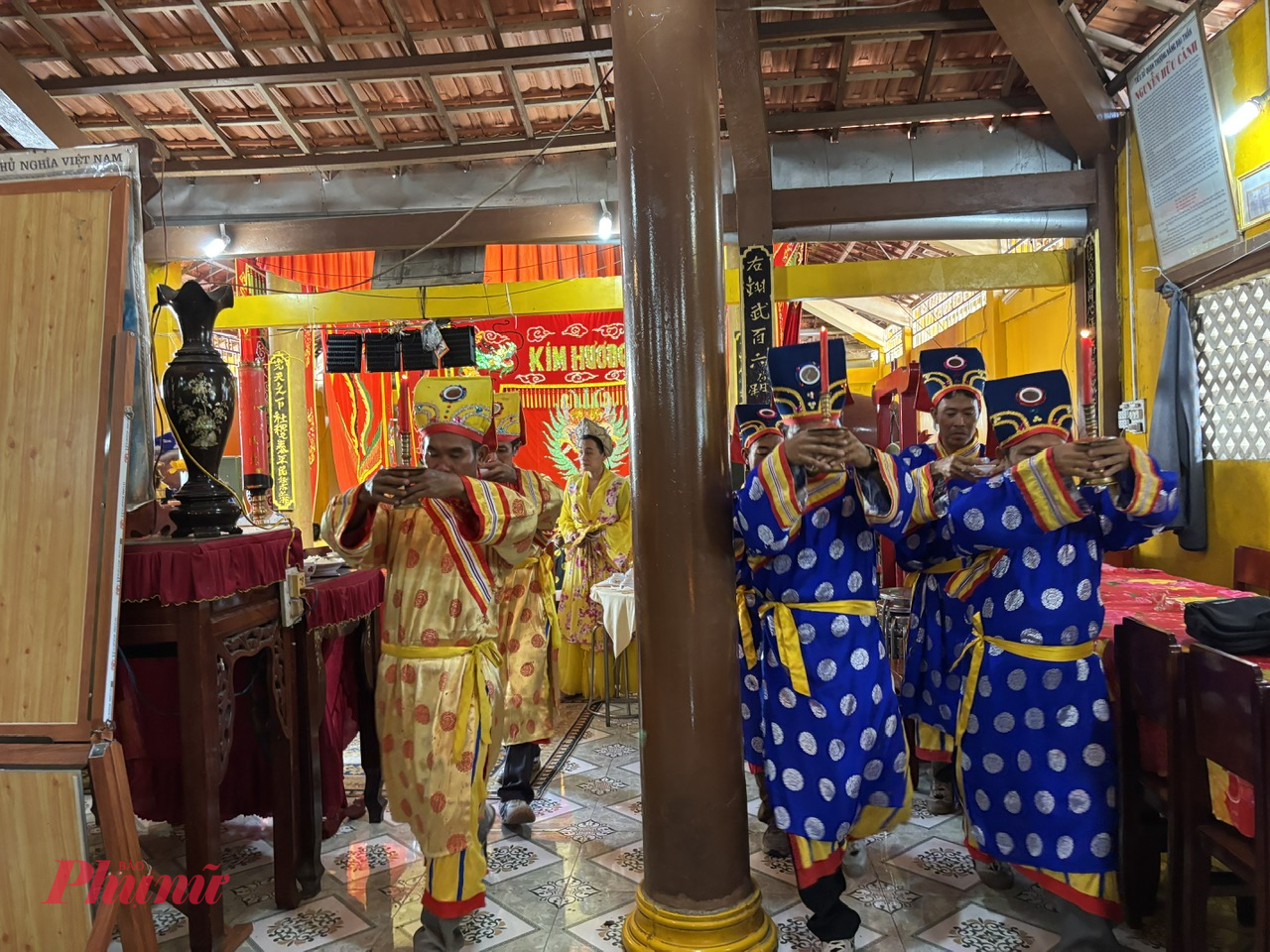Nghi thức cúng tế vào sáng ngày 5/6 (mồng 10 tháng 5 âm lịch) tại Lễ Kỳ yên Dinh Nguyễn Hữu Cảnh. Ảnh Thùy Dương