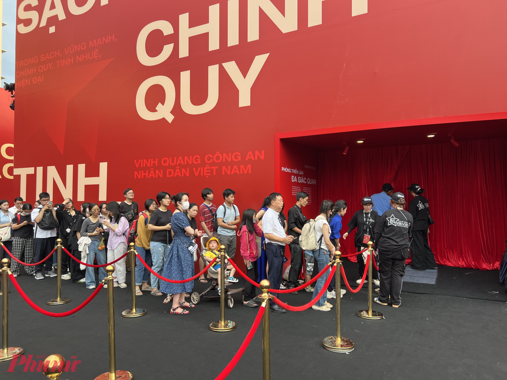 Khu vực triển lãm đa giác quan được người dân, du khách quan tâm