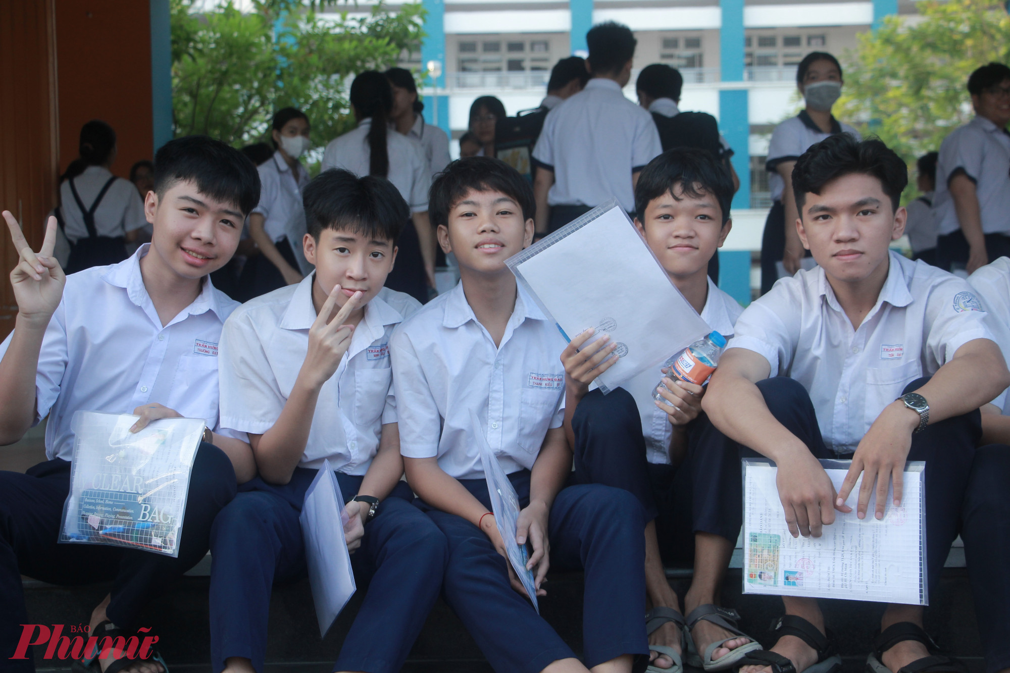 2025 là năm đầu tiên học sinh lớp 9 sẽ thi vào lớp Mười theo Chương trình giáo dục phổ thông 2018. Vì vậy cấu trúc và nội dung đề thi vào lớp Mười cũng sẽ thay đổi. Môn ngữ văn sẽ có ngữ liệu ngoài sách giáo khoa. Loại văn bản: văn bản văn học và một trong hai loại văn bản nghị luận hoặc văn bản thông tin