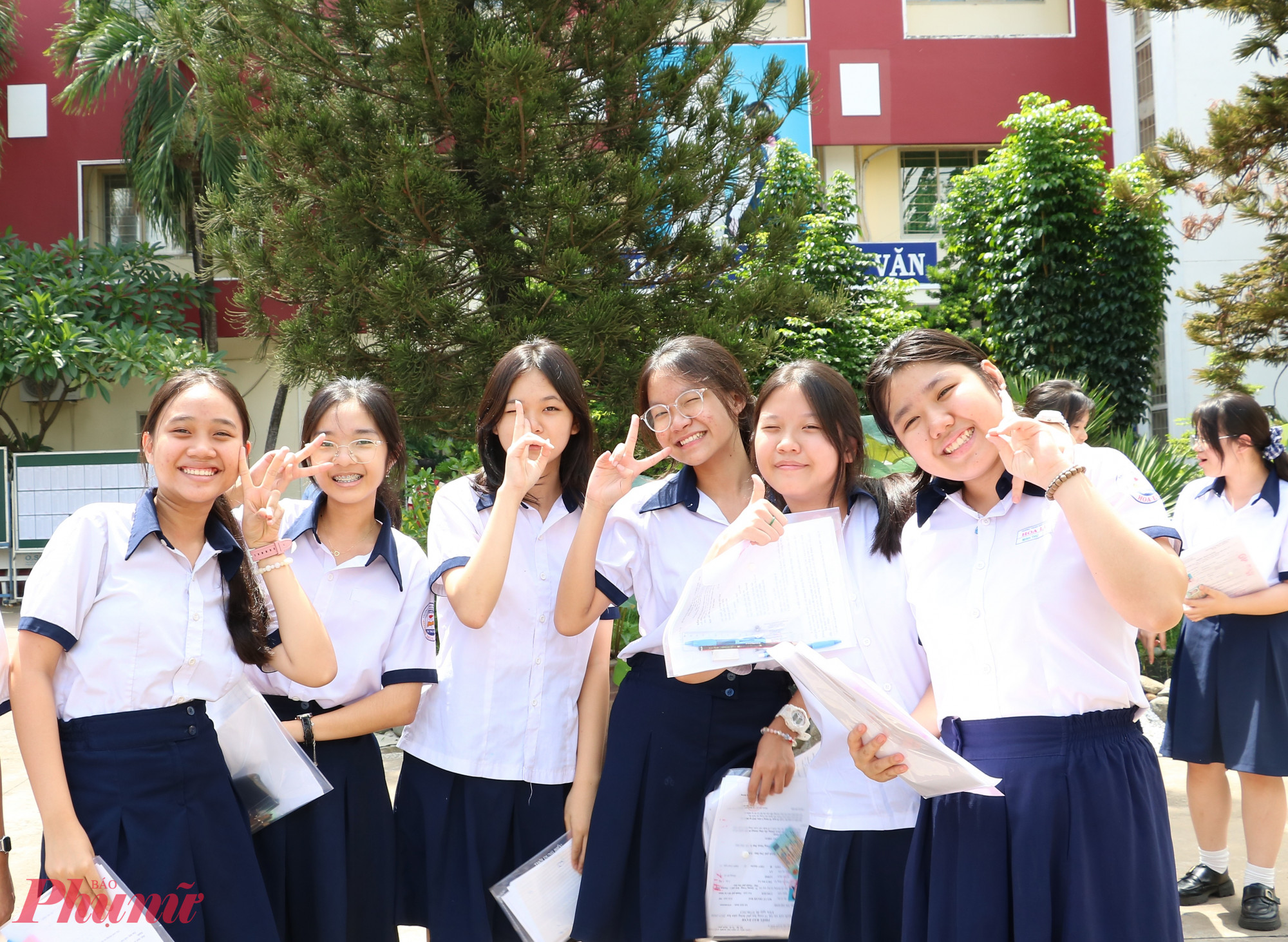 Thí sinh sẵn sàng cho buổi thi chiều nay - Ảnh: Trang Thư