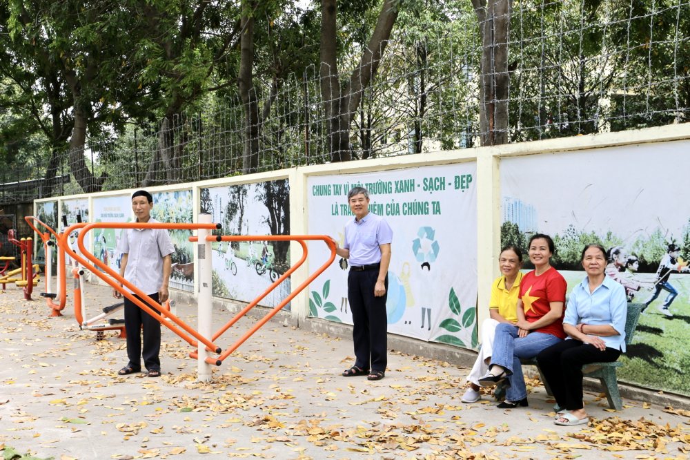 Suốt nhiều năm qua, cán bộ khu phố 2,  phường Long Thạnh Mỹ đã nỗ lực  biến bãi rác ô nhiễm thành công viên  xanh, sạch và đầy sức sống 