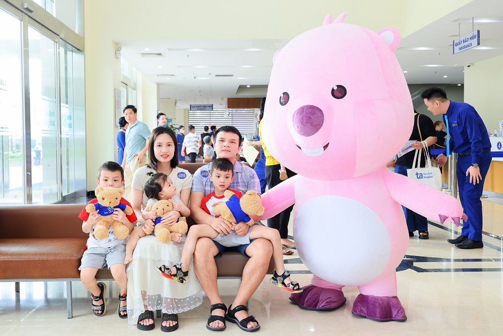 Gia đình chị Mai tham gia Ngày hội Bầu vàng IVF Tâm Anh, sáng 8/6 - Ảnh: BVĐK Tâm Anh