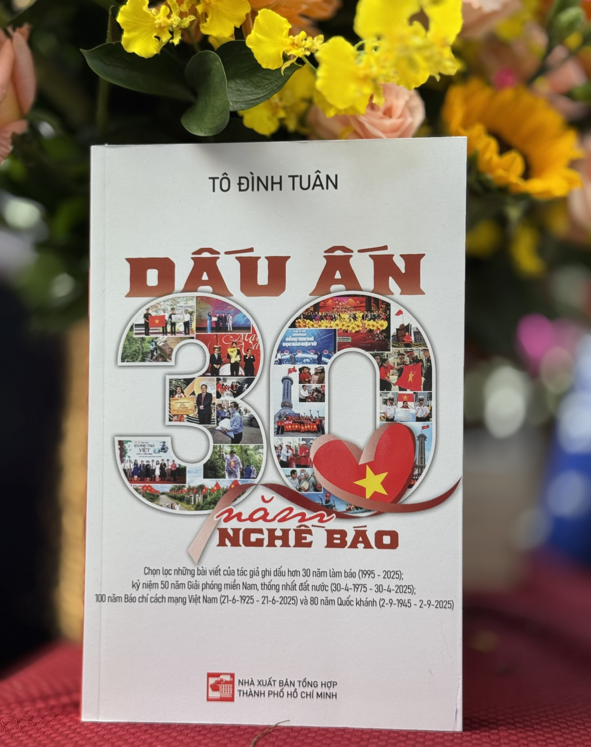 Sách Dấu ấn 30 năm nghề báo của nhà báo Tô Đình Tuân